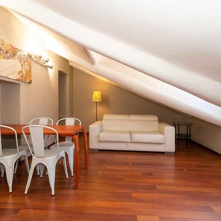 San Salvario Apt With Balcony Turin Ngoại thất bức ảnh