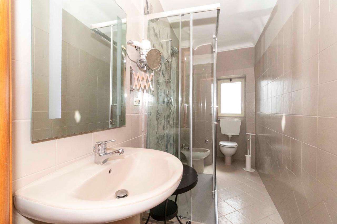 San Salvario Apt With Balcony Turin Ngoại thất bức ảnh