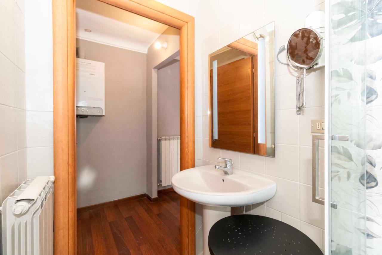 San Salvario Apt With Balcony Turin Ngoại thất bức ảnh